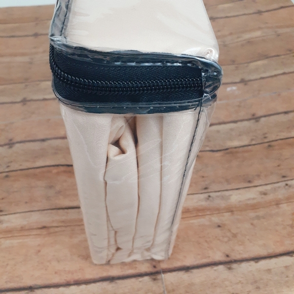 Bon Domir Cream Full Sheet Set - Picture 4 of 8